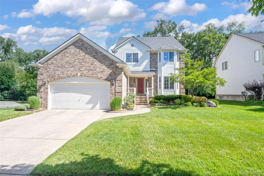 2711 Greenlawn Avenue Commerce Charter Township MI 48382