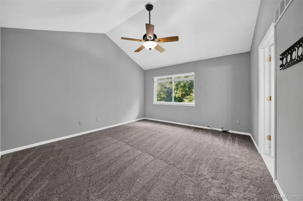 2711 Greenlawn Avenue Commerce Charter Township MI 48382