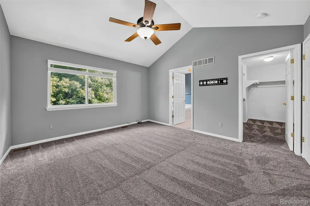 2711 Greenlawn Avenue Commerce Charter Township MI 48382