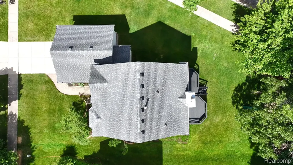 2711 Greenlawn Avenue Commerce Charter Township MI 48382