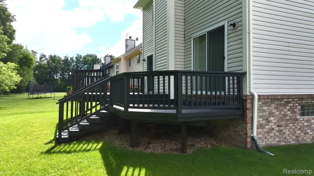 2711 Greenlawn Avenue Commerce Charter Township MI 48382