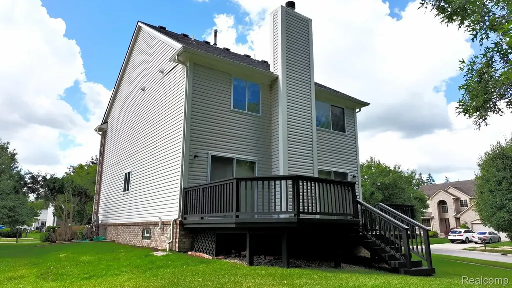 2711 Greenlawn Avenue Commerce Charter Township MI 48382