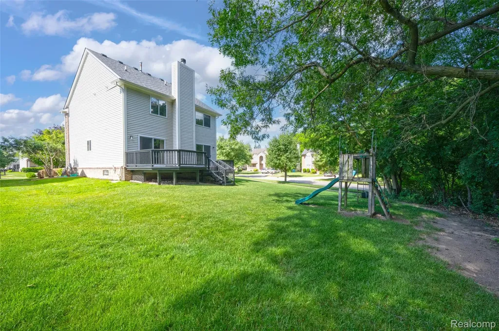 2711 Greenlawn Avenue Commerce Charter Township MI 48382