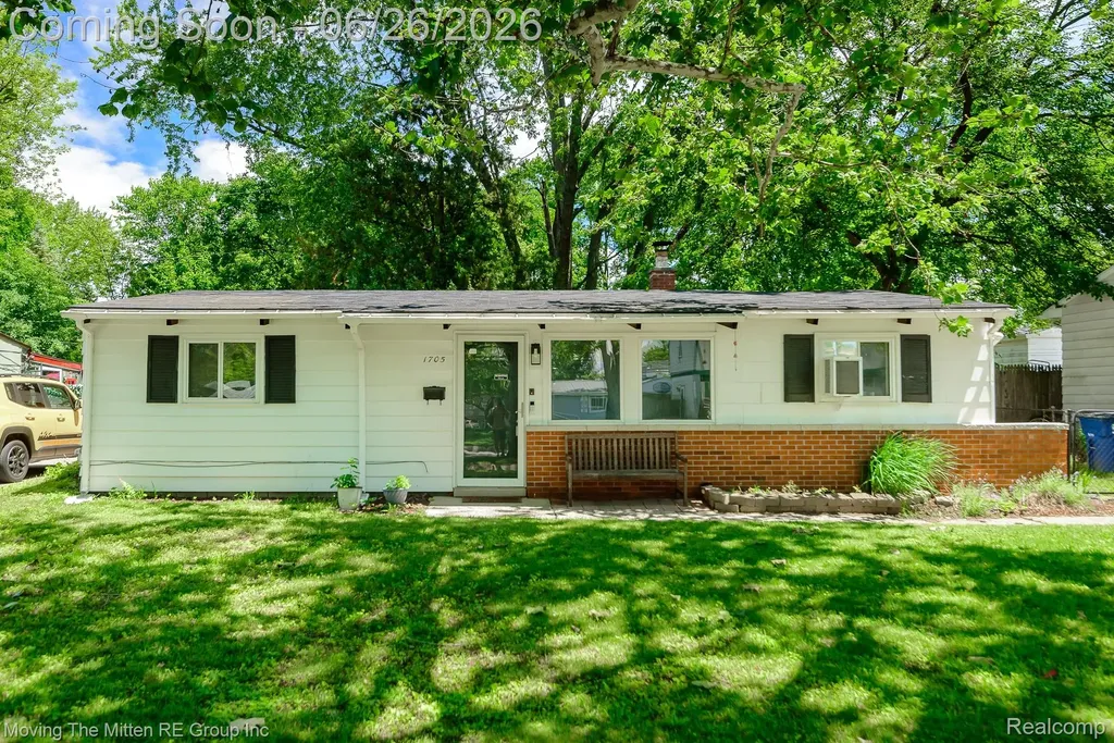 1705 S Carlson Street Westland City MI 48186