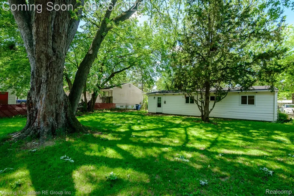 1705 S Carlson Street Westland City MI 48186