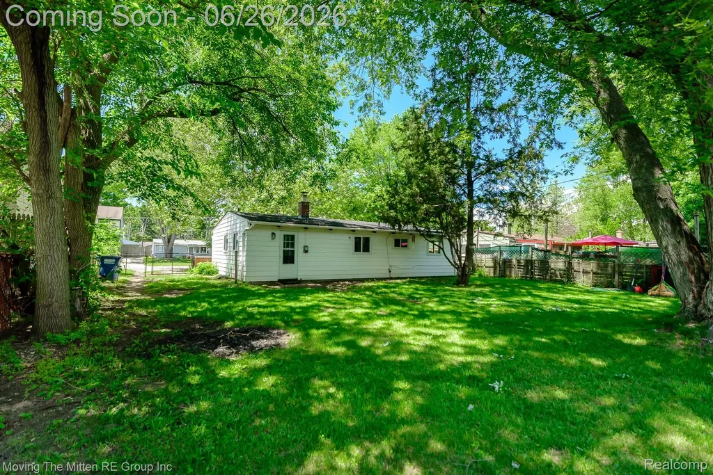 1705 S Carlson Street Westland City MI 48186