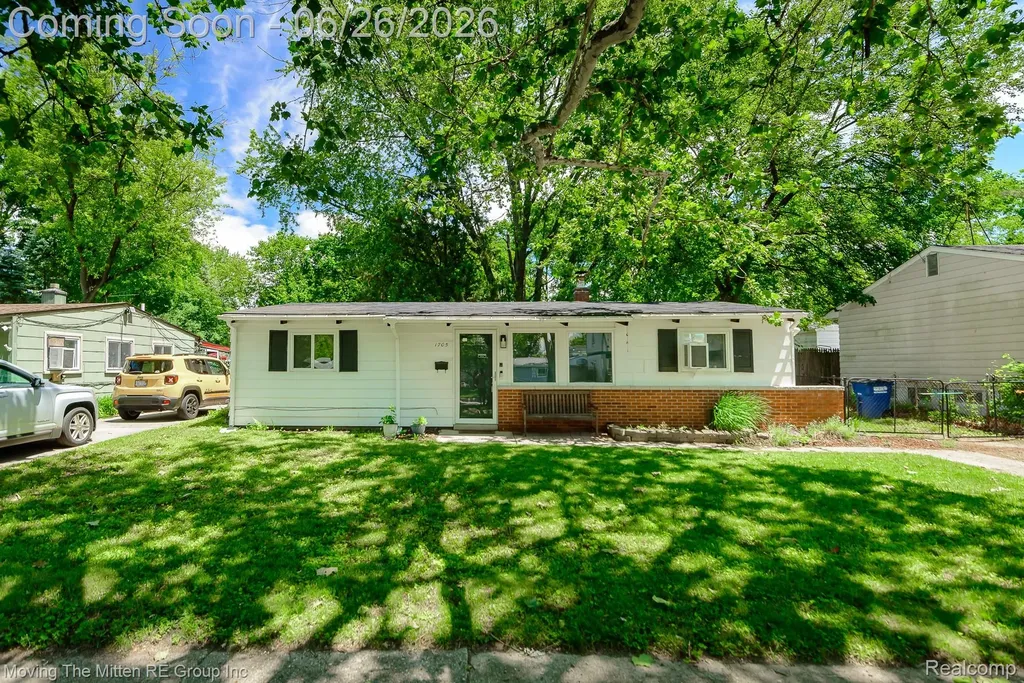1705 S Carlson Street Westland City MI 48186