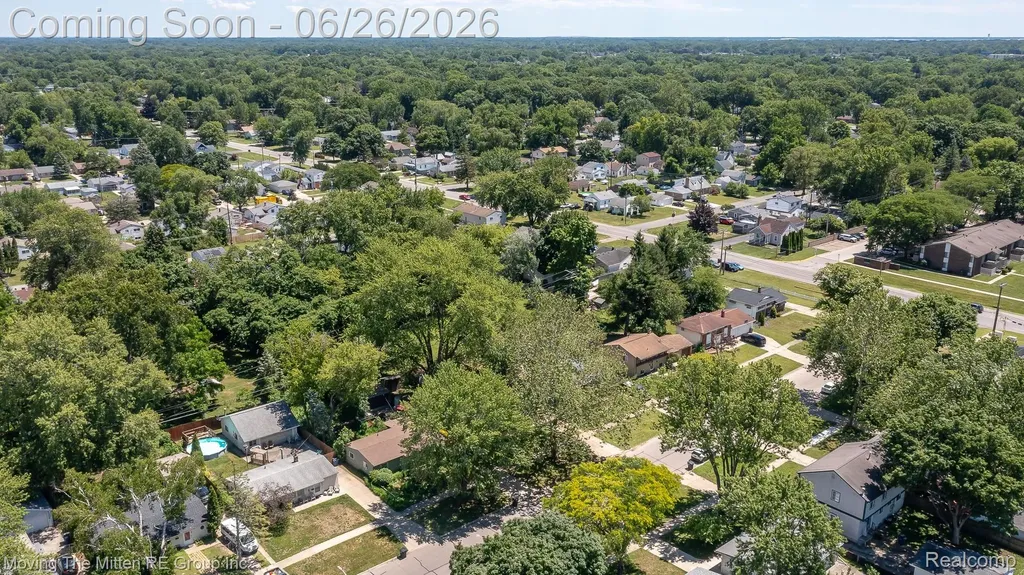 1705 S Carlson Street Westland City MI 48186