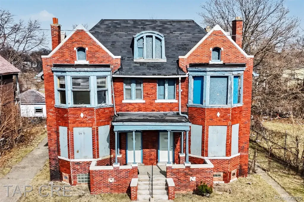 1092 E Grand Boulevard Detroit City MI 48207