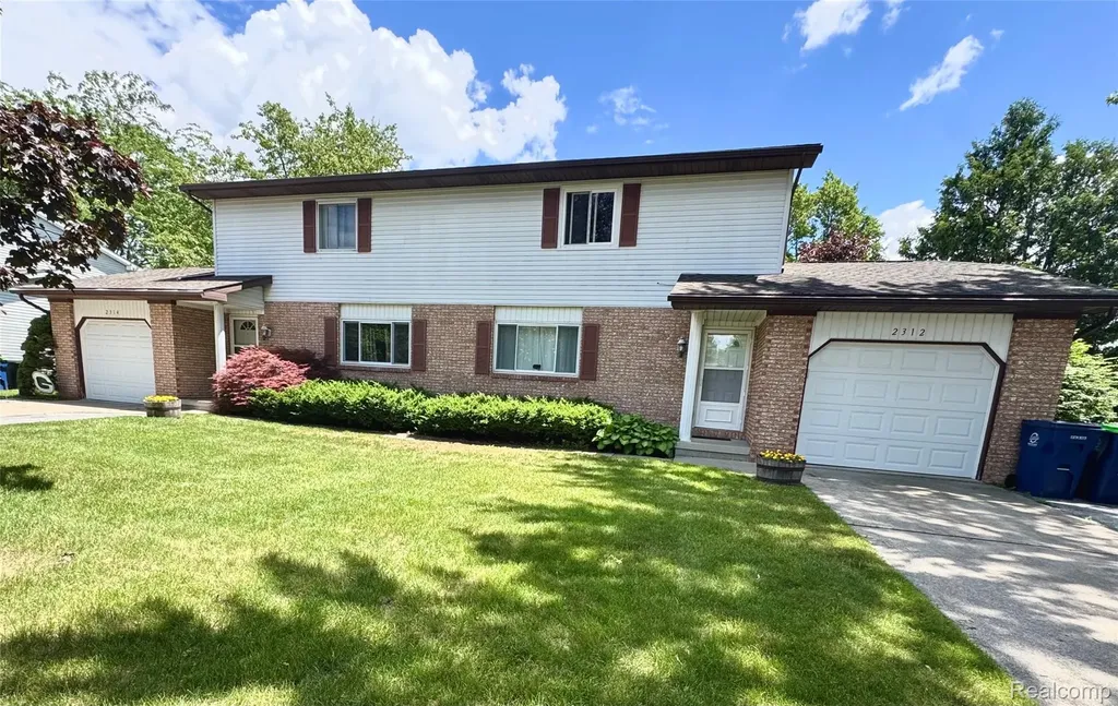 2312 Darwin Lane Saginaw Charter Township MI 48603