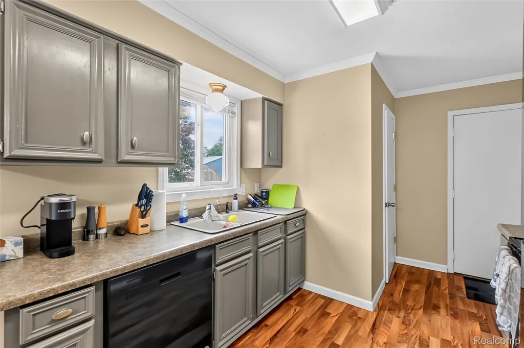 2312 Darwin Lane Saginaw Charter Township MI 48603