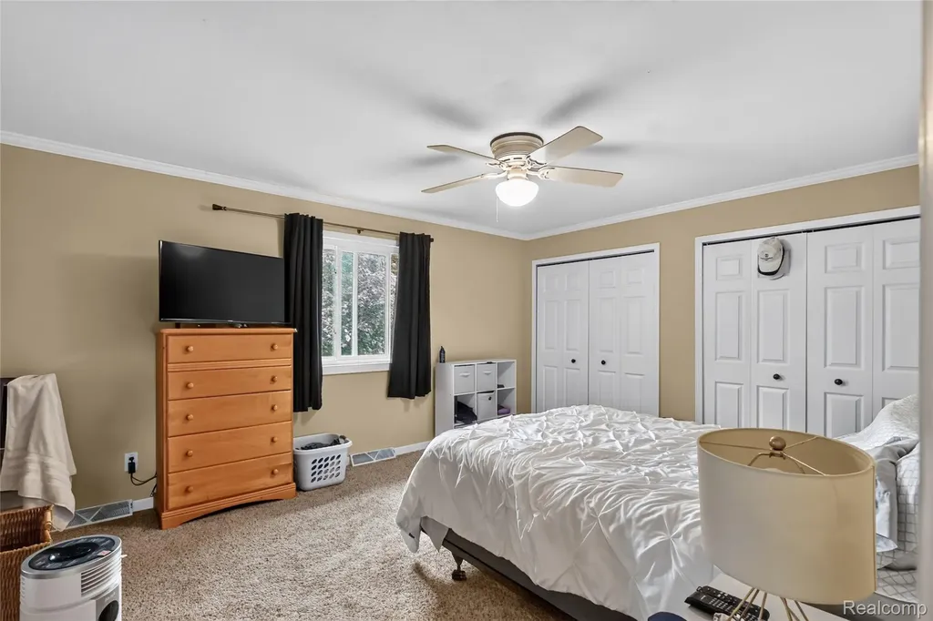 2312 Darwin Lane Saginaw Charter Township MI 48603