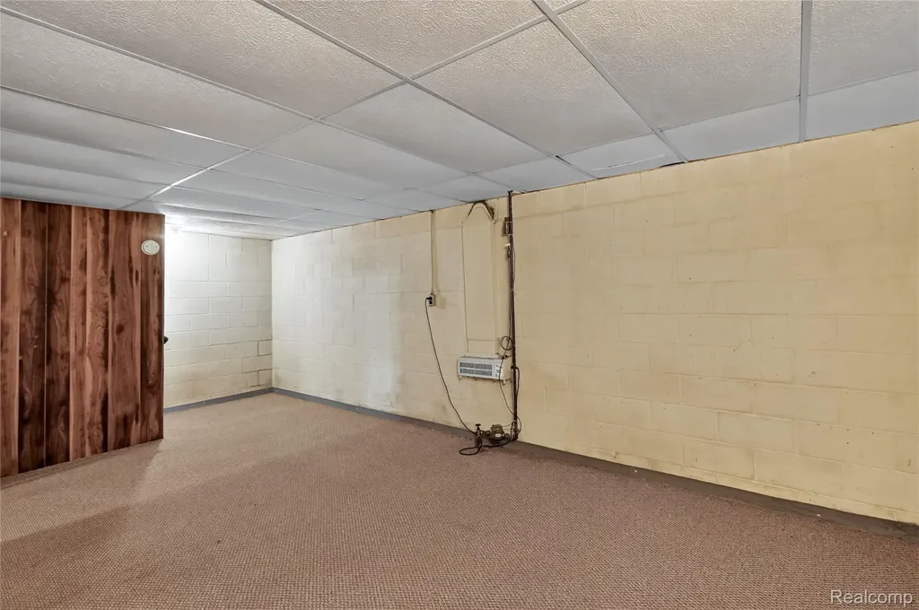 2312 Darwin Lane Saginaw Charter Township MI 48603