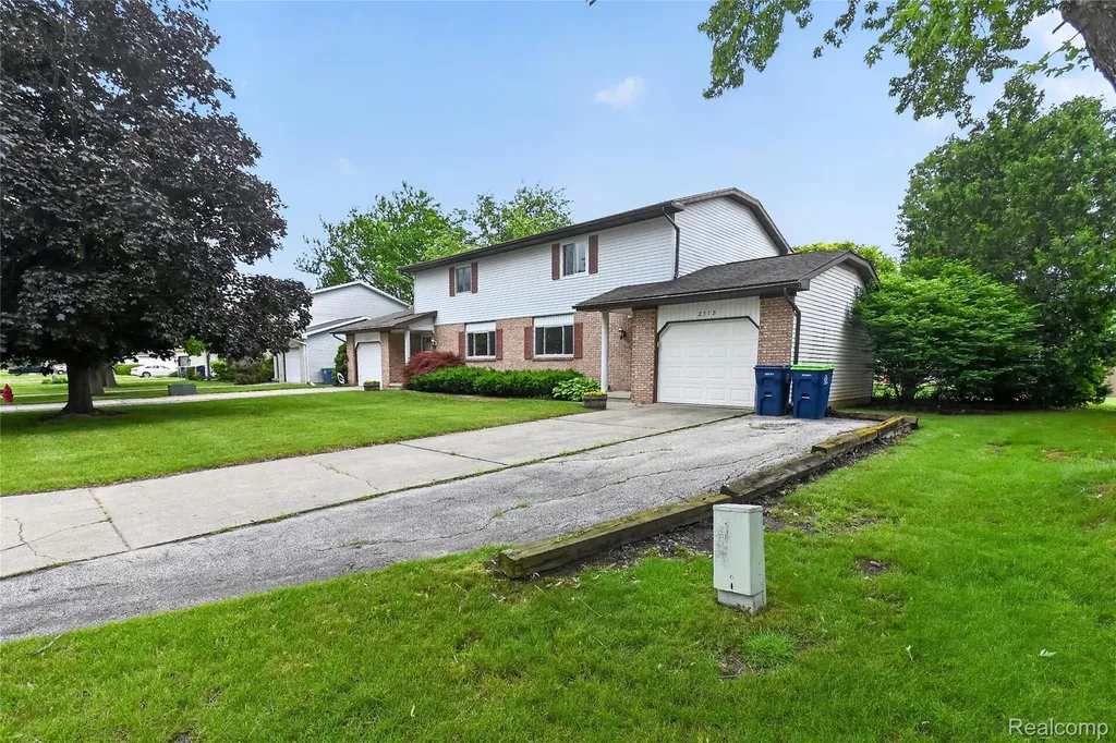 2312 Darwin Lane Saginaw Charter Township MI 48603