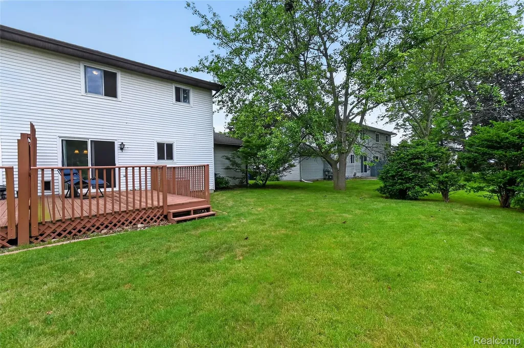 2312 Darwin Lane Saginaw Charter Township MI 48603