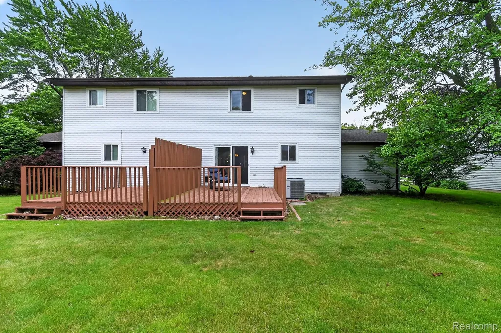 2312 Darwin Lane Saginaw Charter Township MI 48603