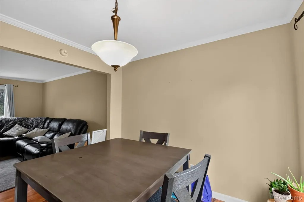 2312 Darwin Lane Saginaw Charter Township MI 48603