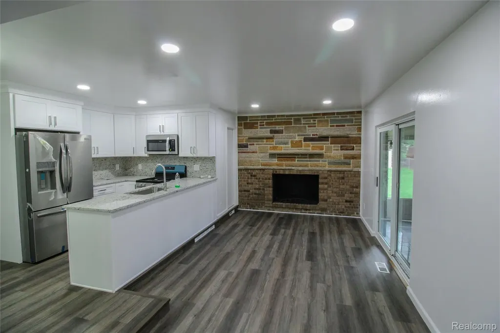 40159 William Drive Sterling Heights City MI 48313