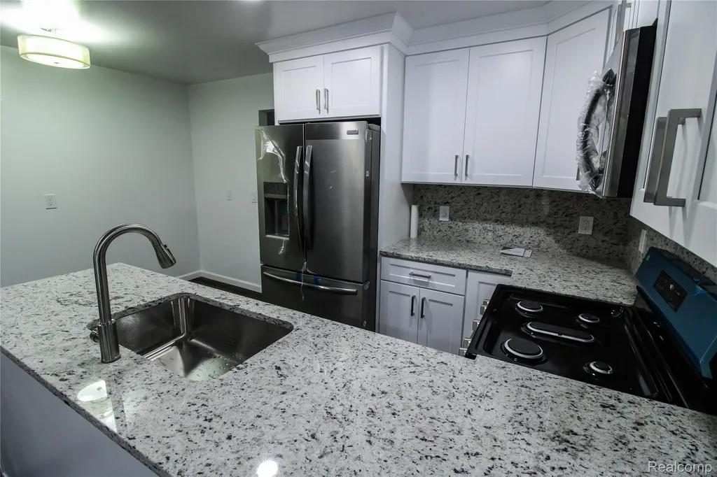 40159 William Drive Sterling Heights City MI 48313