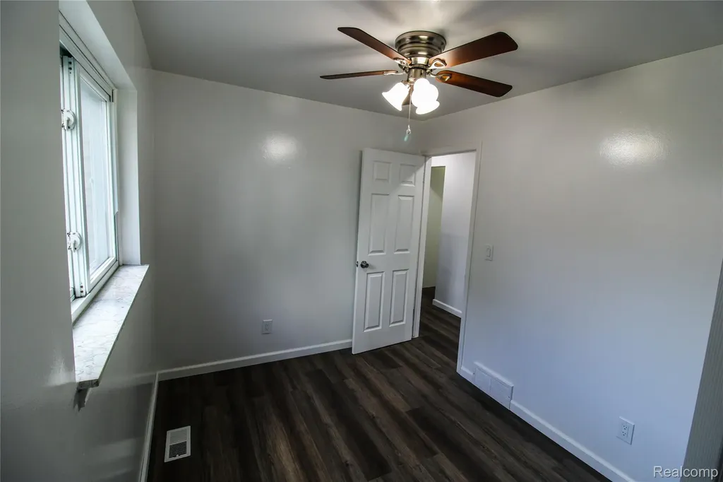 40159 William Drive Sterling Heights City MI 48313