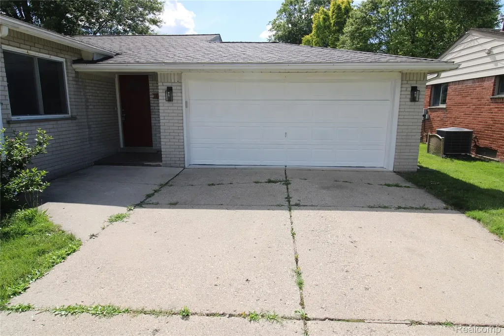 40159 William Drive Sterling Heights City MI 48313