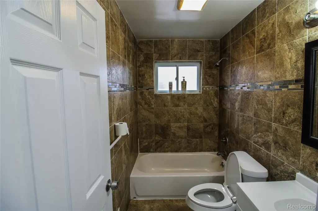 40159 William Drive Sterling Heights City MI 48313