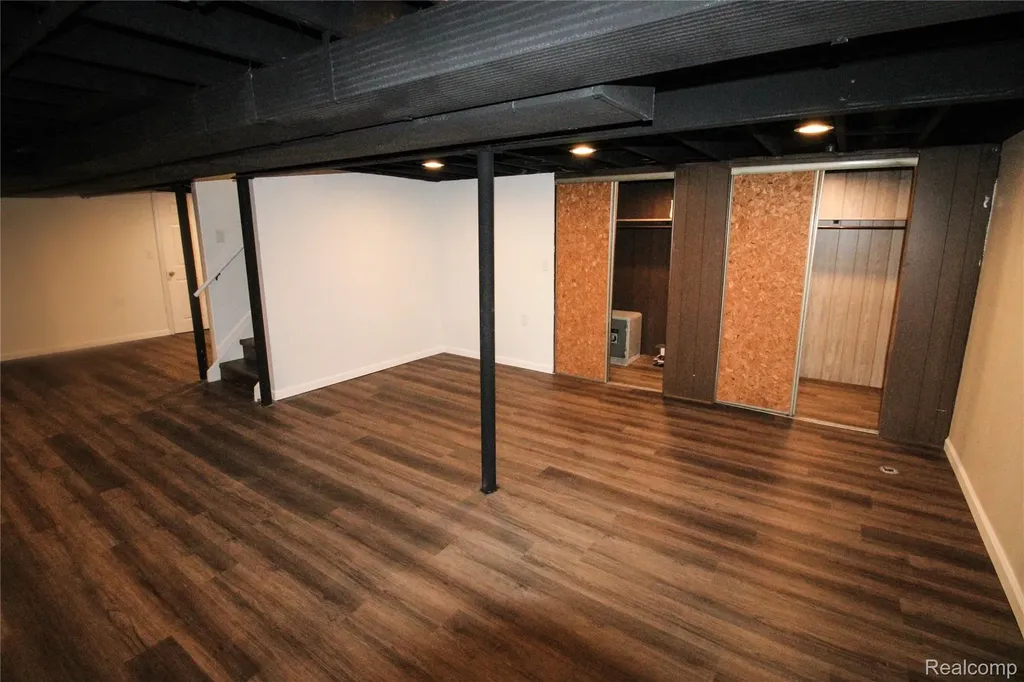 40159 William Drive Sterling Heights City MI 48313