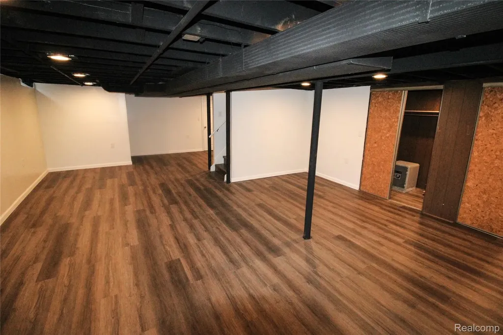 40159 William Drive Sterling Heights City MI 48313