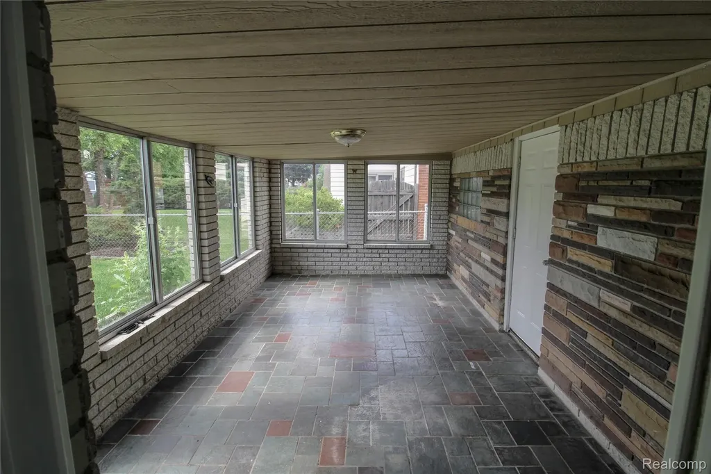 40159 William Drive Sterling Heights City MI 48313