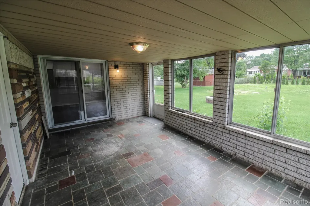 40159 William Drive Sterling Heights City MI 48313