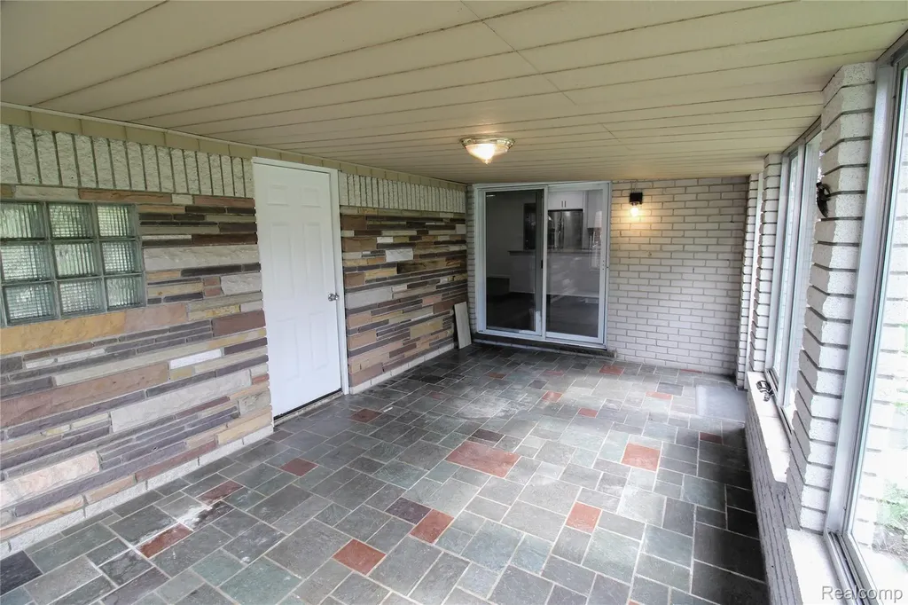 40159 William Drive Sterling Heights City MI 48313