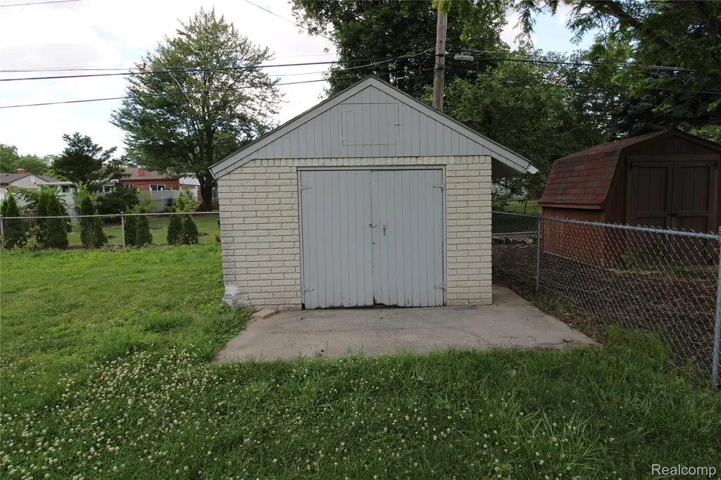 40159 William Drive Sterling Heights City MI 48313