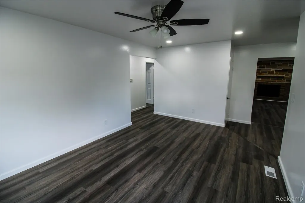 40159 William Drive Sterling Heights City MI 48313