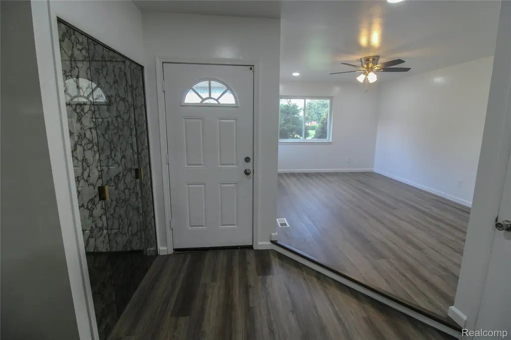 40159 William Drive Sterling Heights City MI 48313