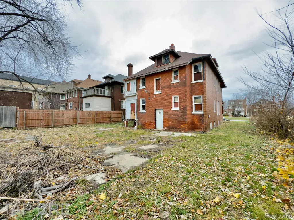 1017 E Grand Boulevard Detroit City MI 48207