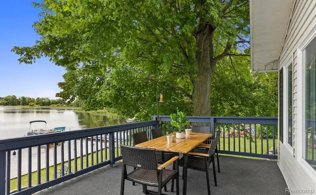 4991 Lakeview Drive Montcalm Township MI 49322