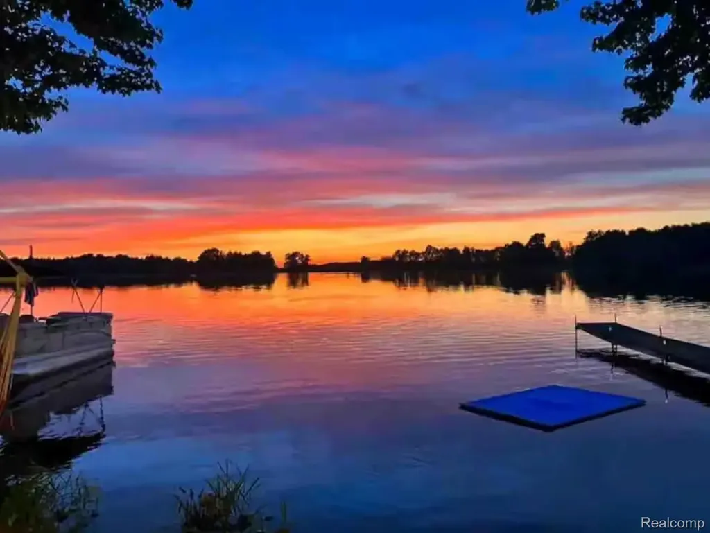 4991 Lakeview Drive Montcalm Township MI 49322