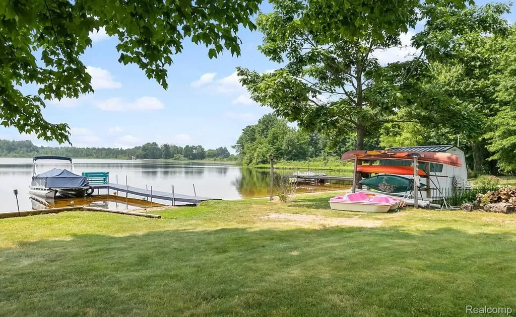 4991 Lakeview Drive Montcalm Township MI 49322