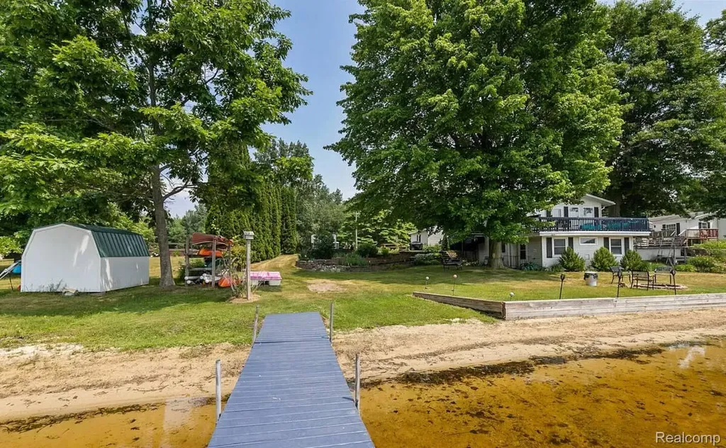 4991 Lakeview Drive Montcalm Township MI 49322
