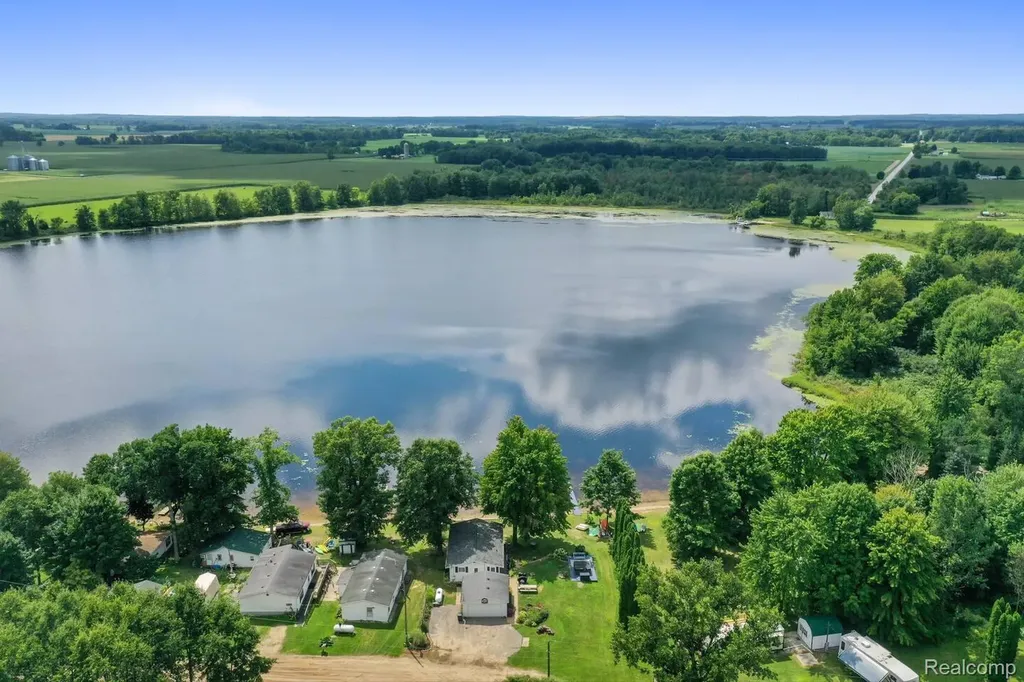 4991 Lakeview Drive Montcalm Township MI 49322