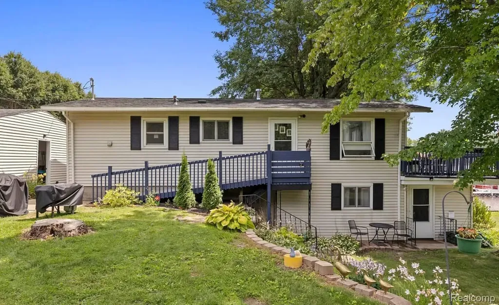 4991 Lakeview Drive Montcalm Township MI 49322