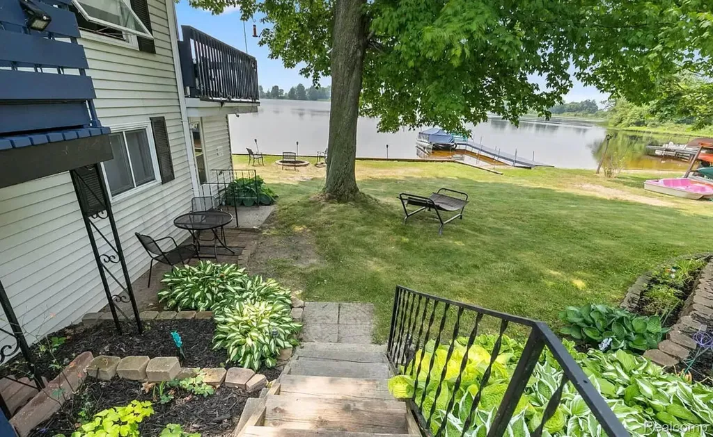 4991 Lakeview Drive Montcalm Township MI 49322