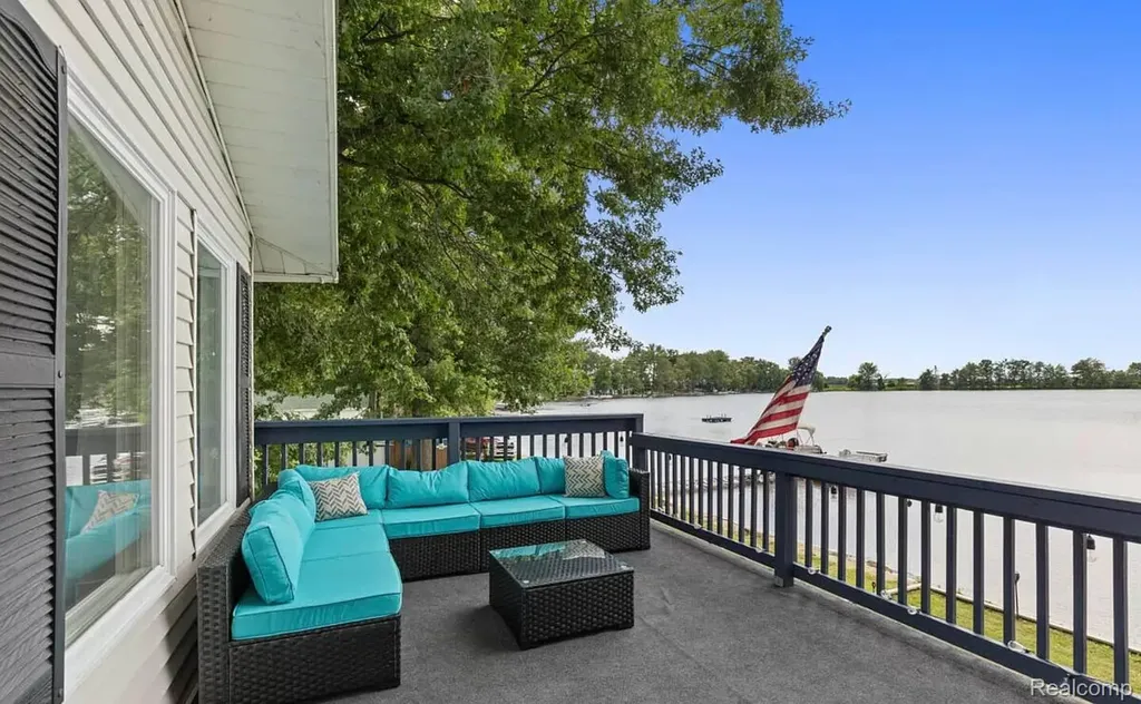 4991 Lakeview Drive Montcalm Township MI 49322