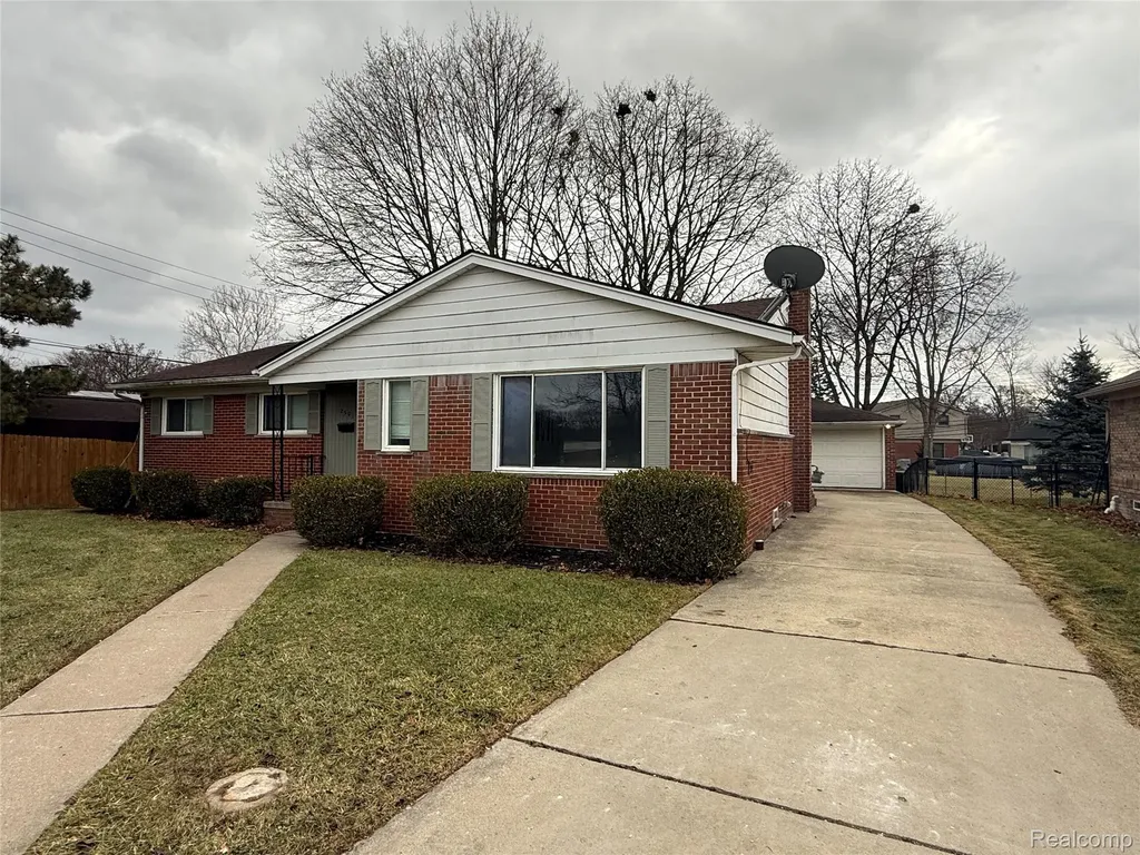 2501 King Road Trenton City MI 48183