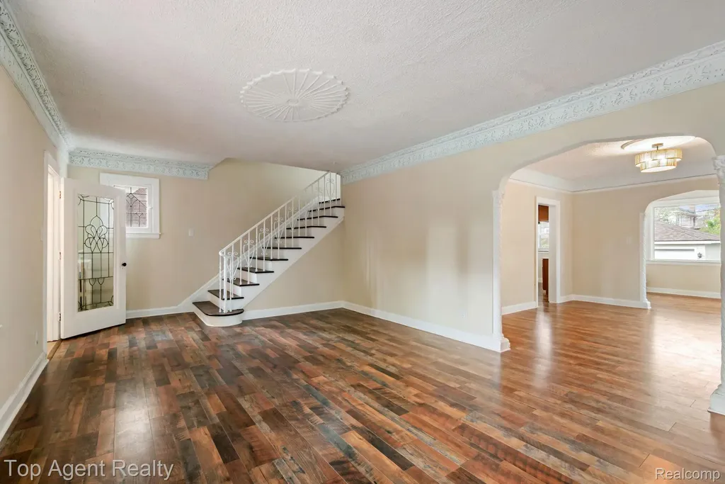 16565 Roselawn Street Detroit City MI 48221