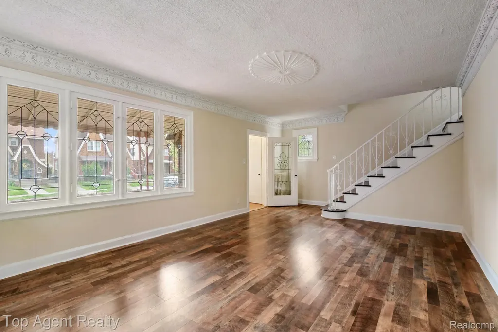16565 Roselawn Street Detroit City MI 48221