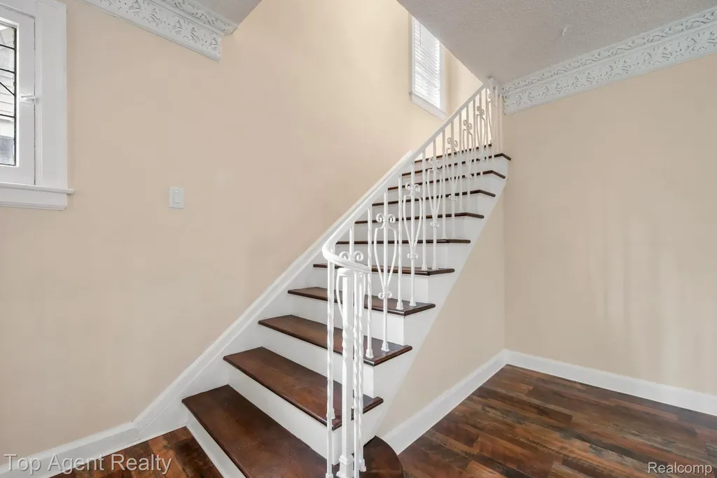 16565 Roselawn Street Detroit City MI 48221