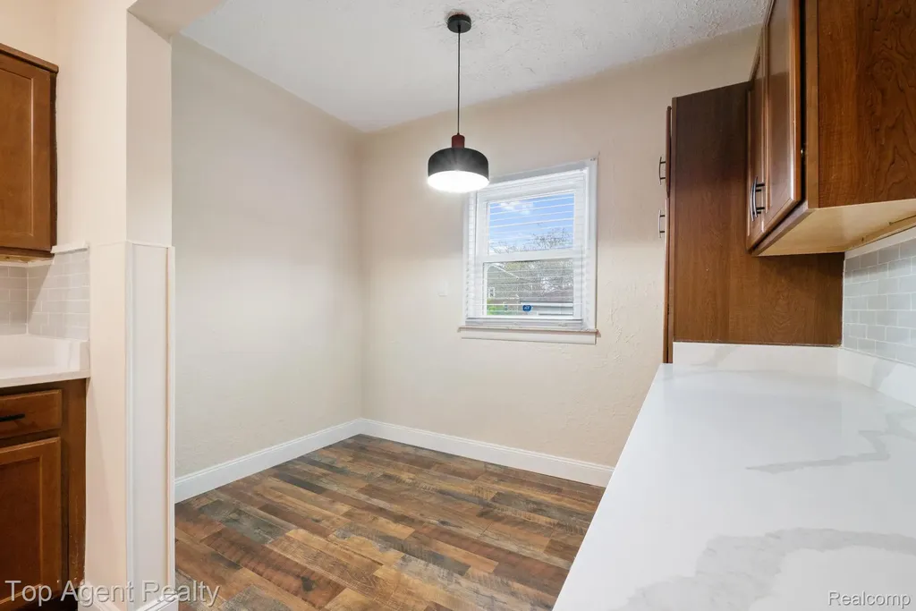 16565 Roselawn Street Detroit City MI 48221