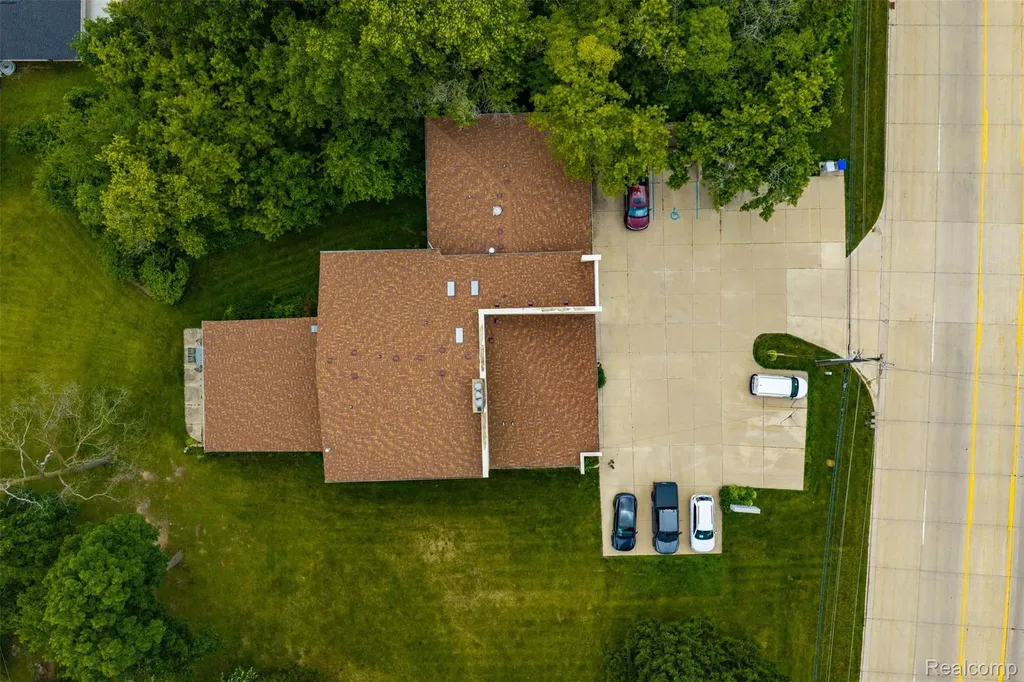 11032 Grand River Road Green Oak Township MI 48116