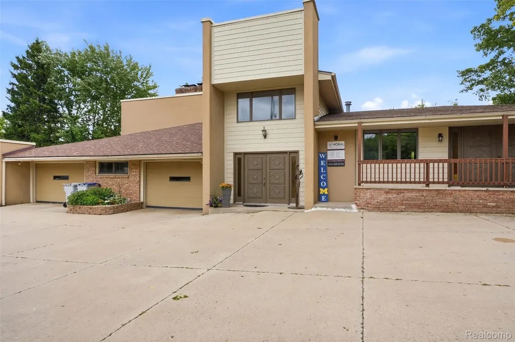 11032 Grand River Road Green Oak Township MI 48116